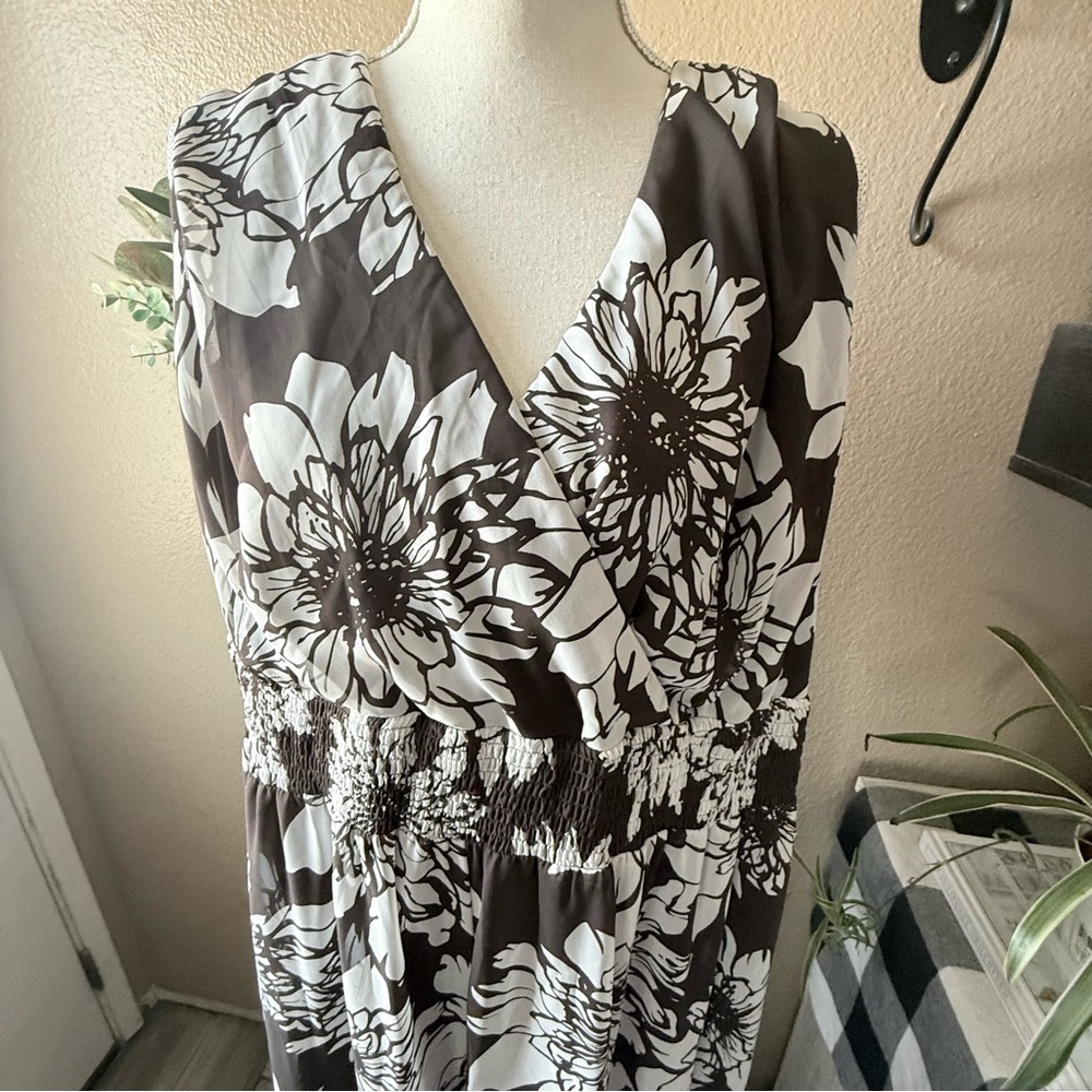 Lane Bryant Woman’s Plus Brown & White Floral Sunflower Maxi Dress 28W
